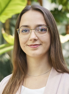 Profilbild Mitarbeiterin Julia Schuller